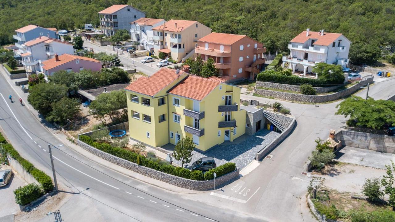 Apartments Jana Salatić エクステリア 写真