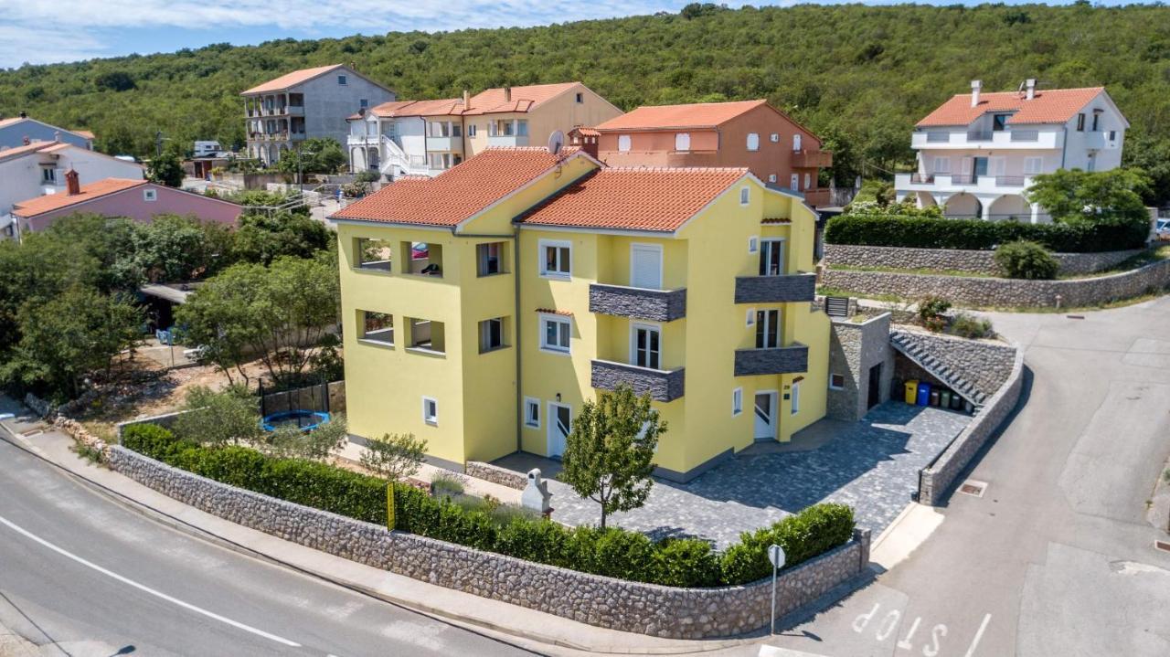 Apartments Jana Salatić エクステリア 写真
