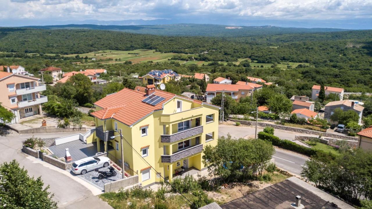 Apartments Jana Salatić エクステリア 写真