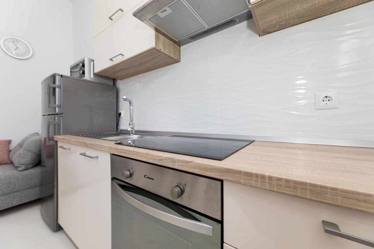 Apartments Jana Salatić エクステリア 写真