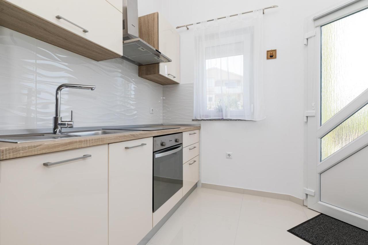 Apartments Jana Salatić エクステリア 写真