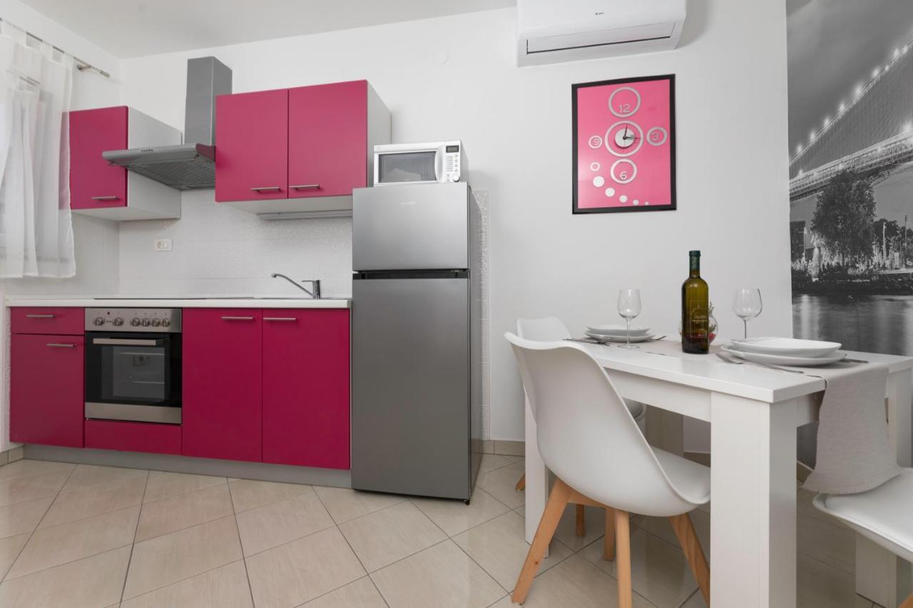 Apartments Jana Salatić エクステリア 写真
