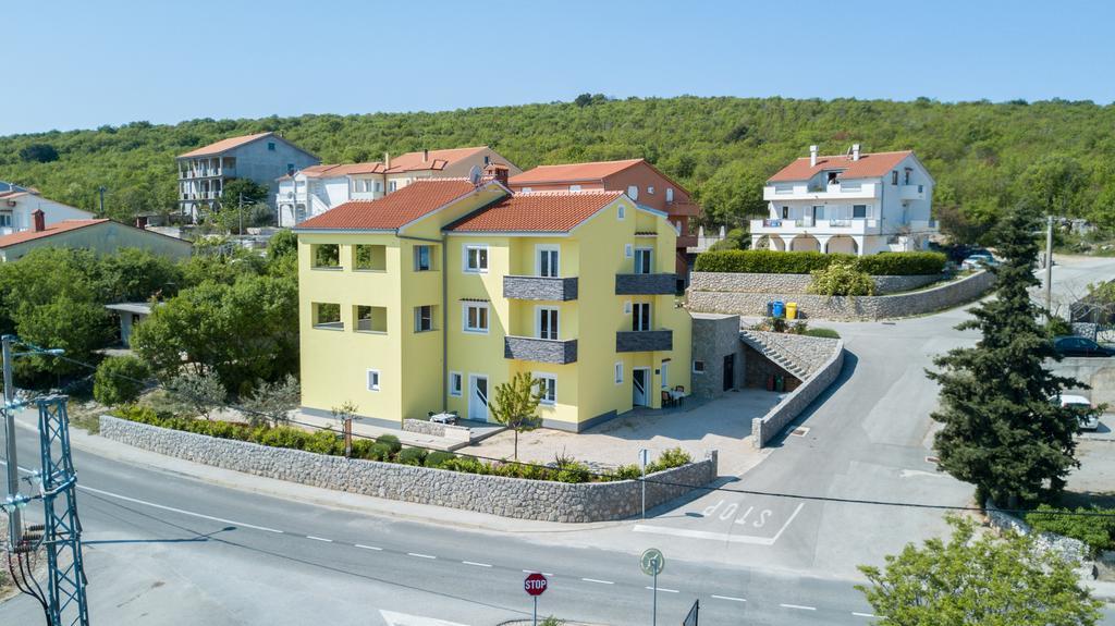 Apartments Jana Salatić エクステリア 写真